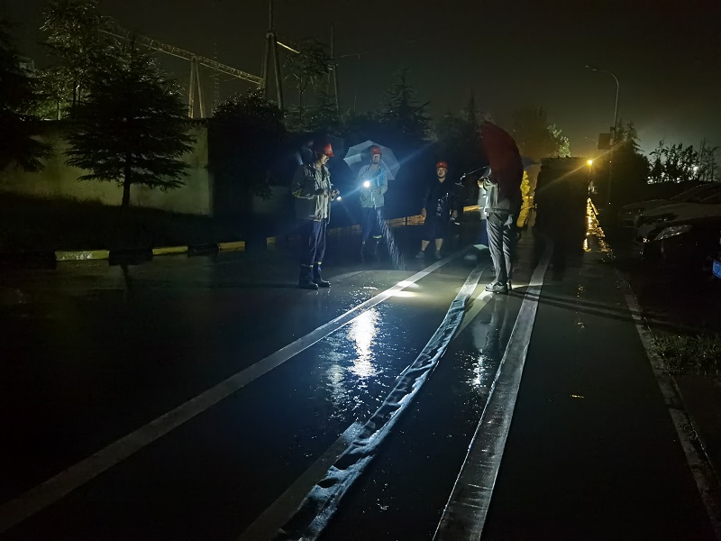 富平公司：暴雨來襲！搶險(xiǎn)路上的“最美逆行”
